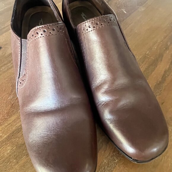 Thom McAn Brown Leather Slip-on Booties Chunky Heels Women's Size 10 W - Picture 9 of 11